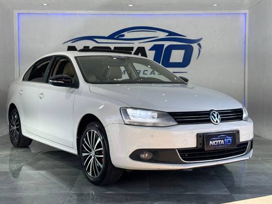 VOLKSWAGEN JETTA 2.0 TSI HIGHLINE 200CV GASOLINA 4P TIPTRONIC VOLKSWAGEN JETTA 2.0 TSI HIGHLINE 200CV GASOLINA 4P TIPTRONIC